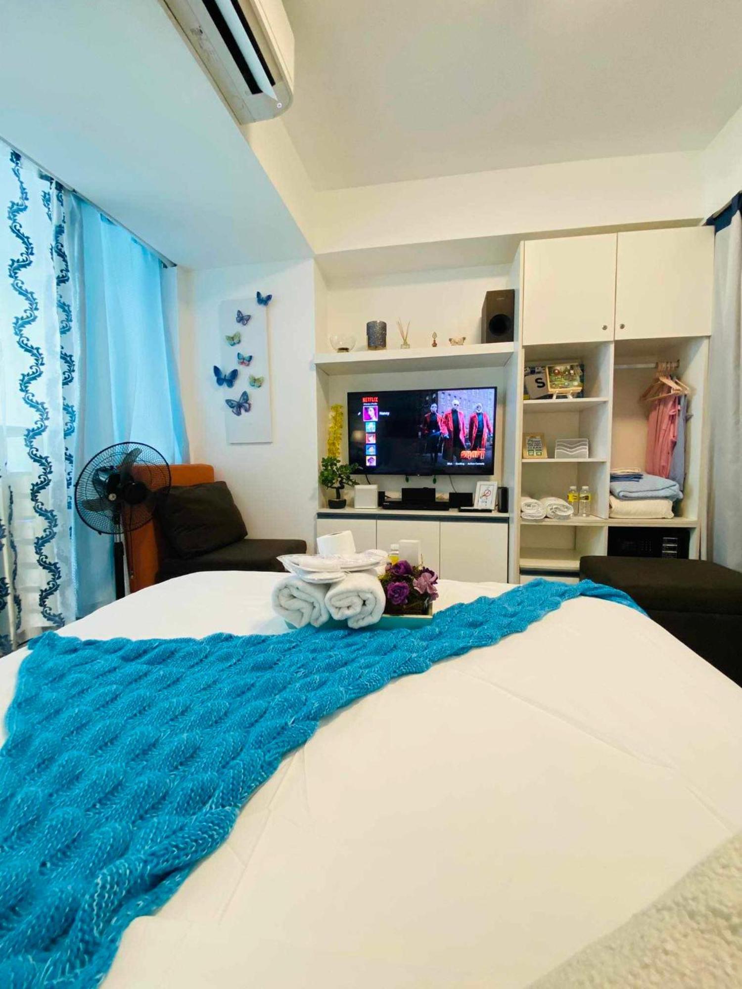 Manila Urban Resort At Azure Екстер'єр фото