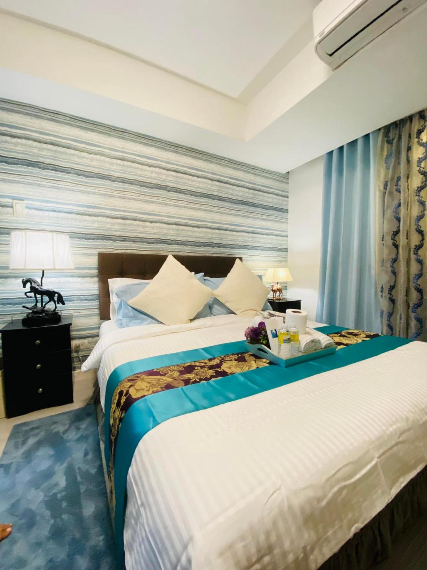 Manila Urban Resort At Azure Екстер'єр фото