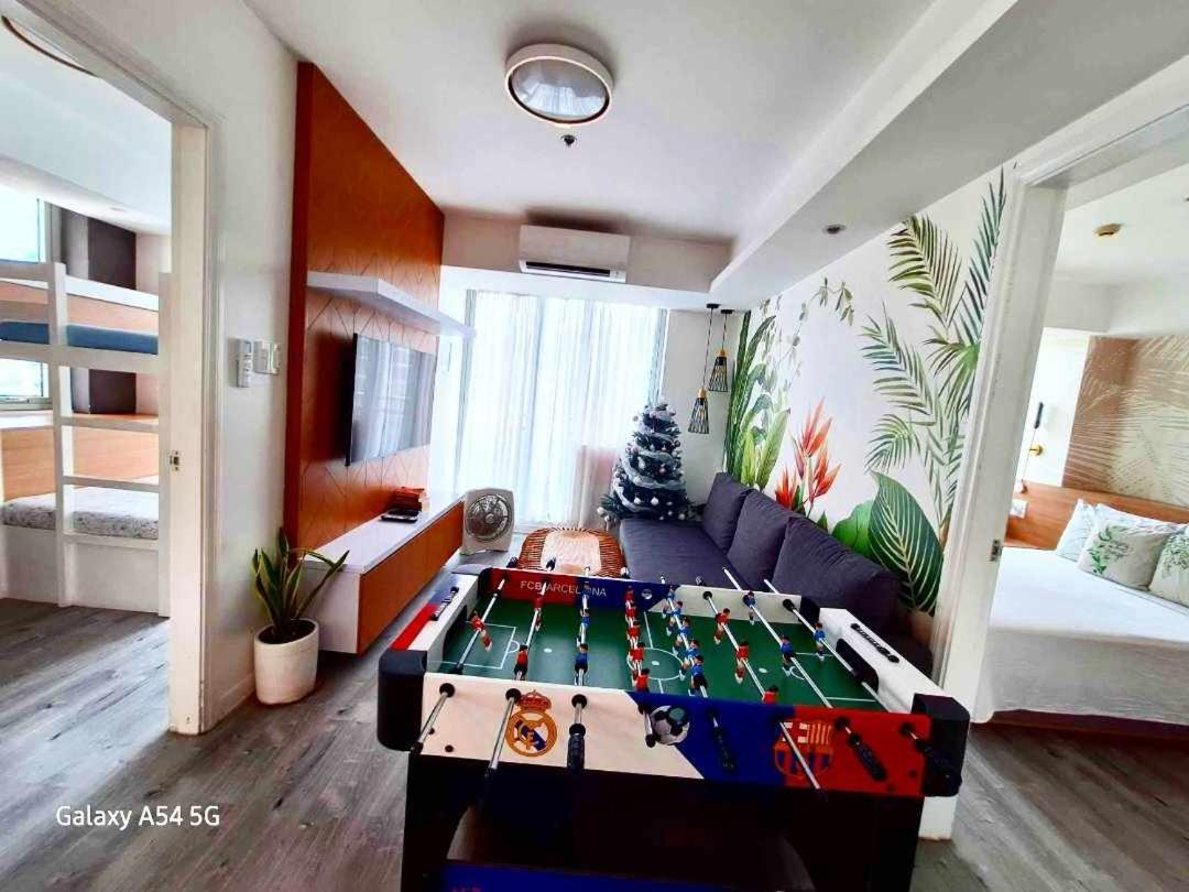 Manila Urban Resort At Azure Екстер'єр фото