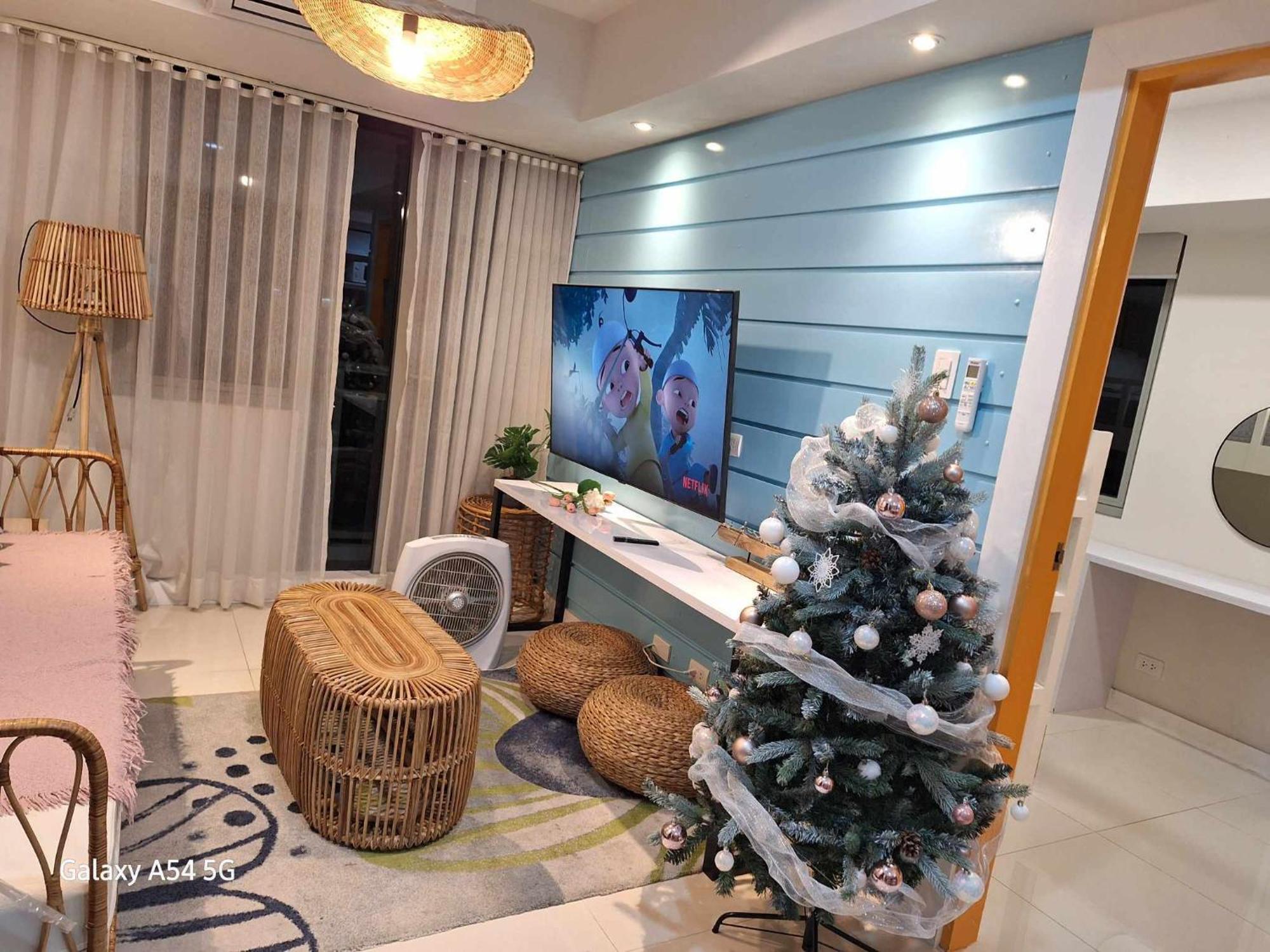 Manila Urban Resort At Azure Екстер'єр фото