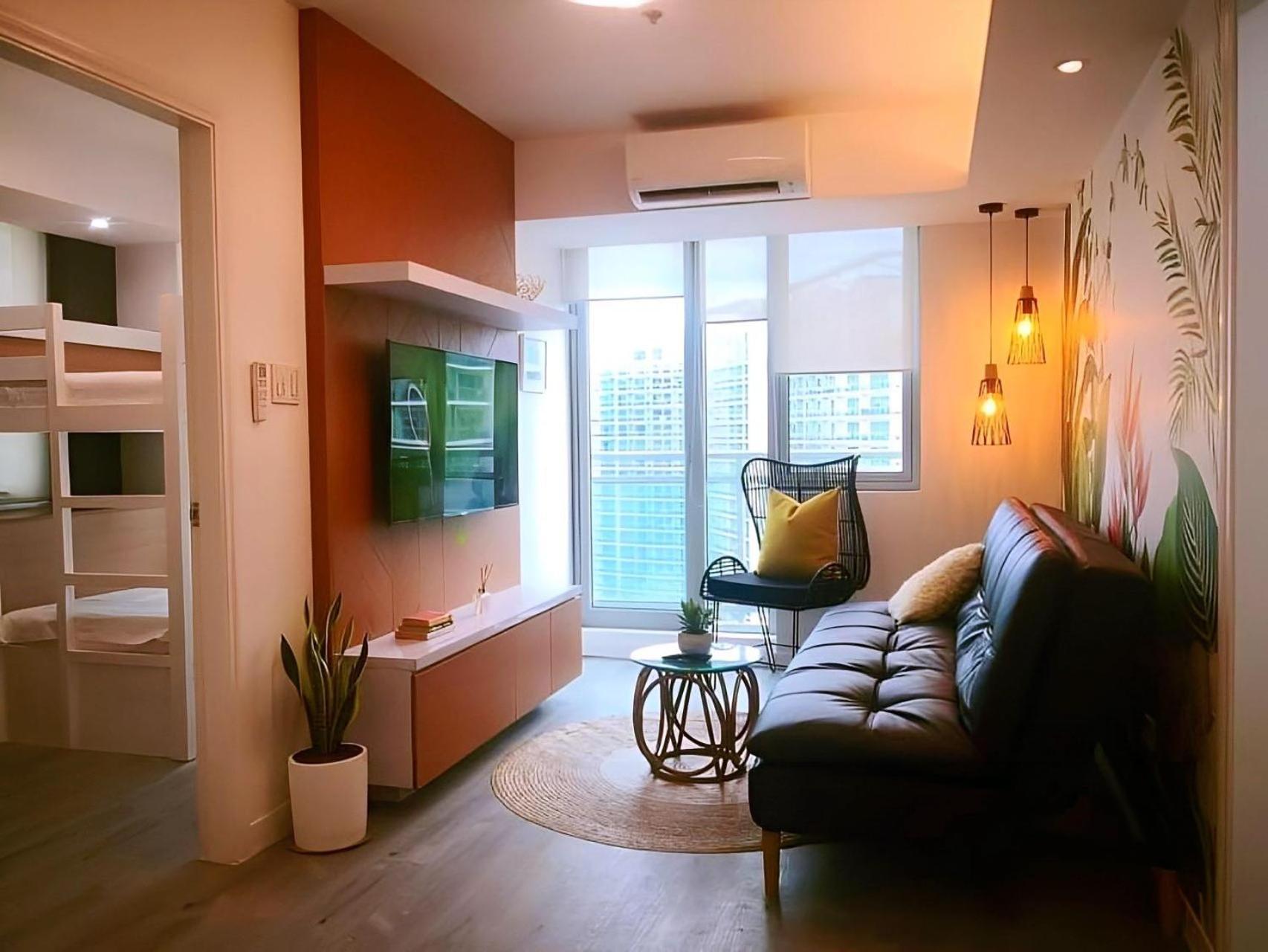 Manila Urban Resort At Azure Екстер'єр фото