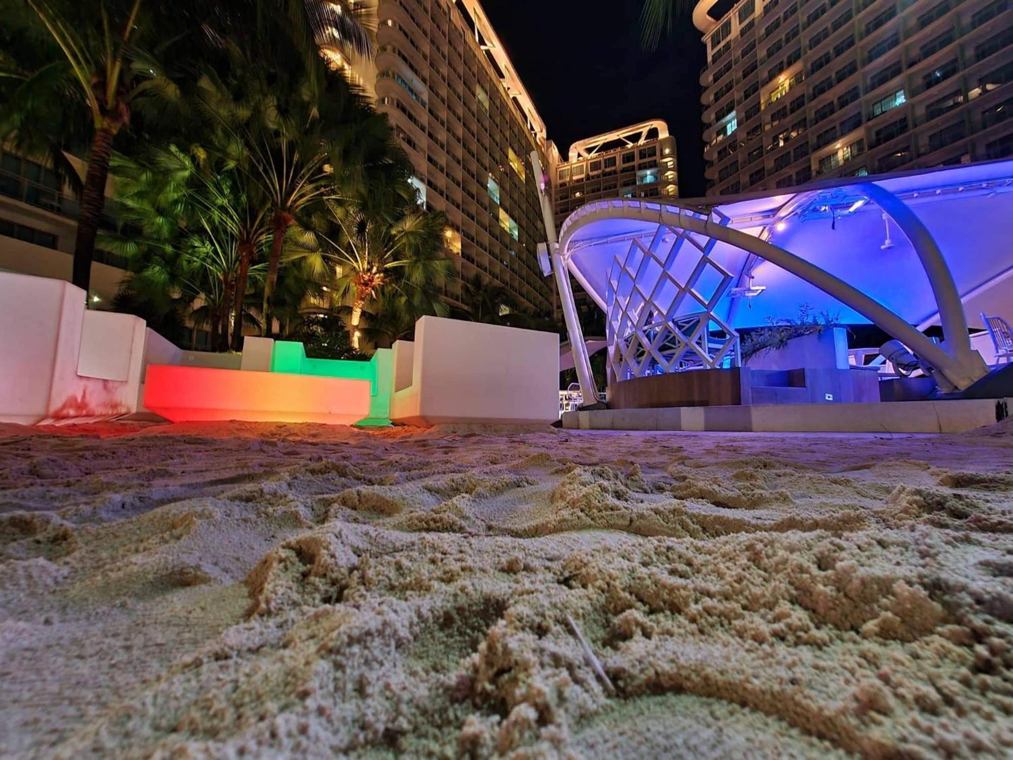 Manila Urban Resort At Azure Екстер'єр фото