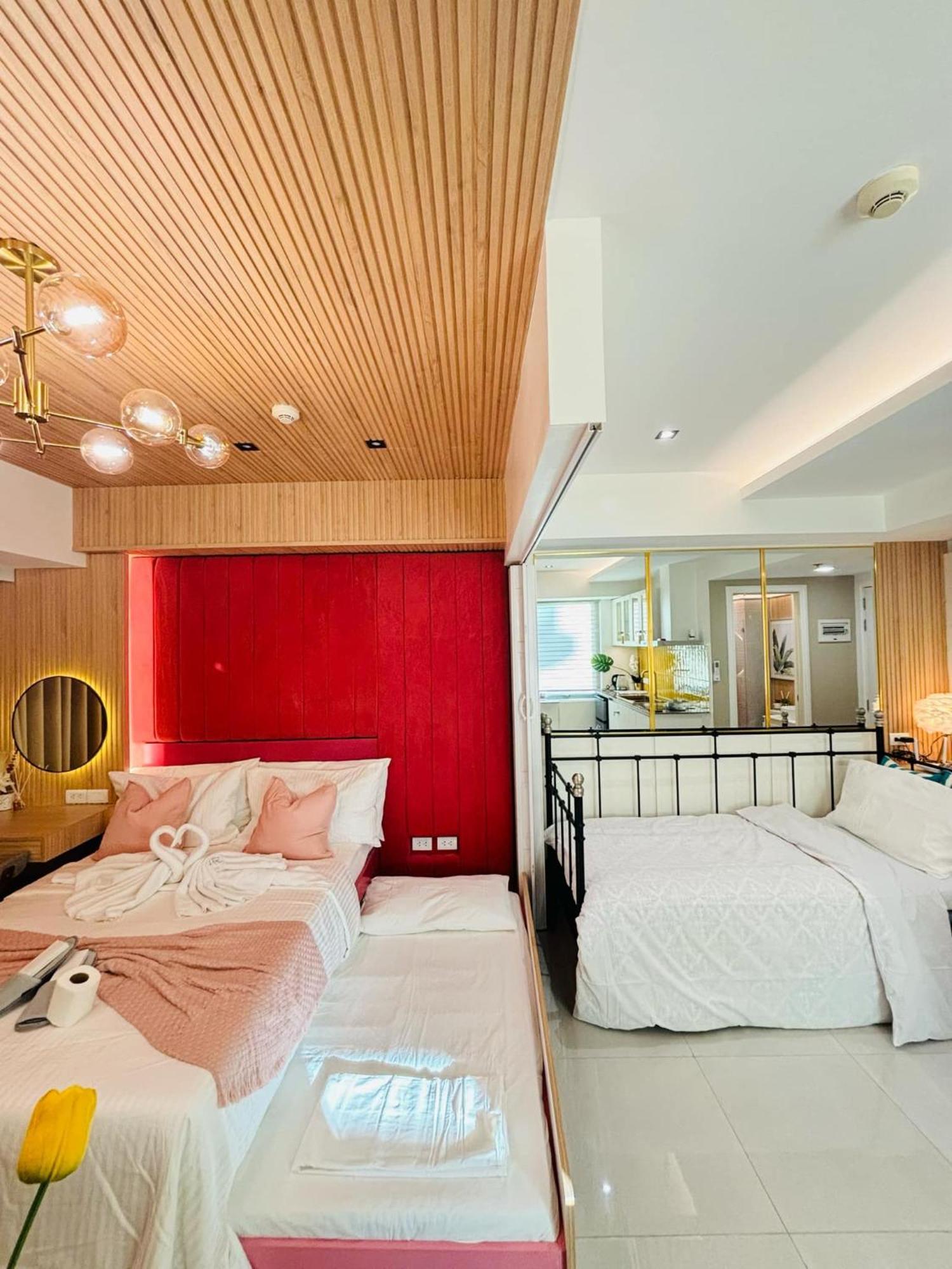 Manila Urban Resort At Azure Екстер'єр фото