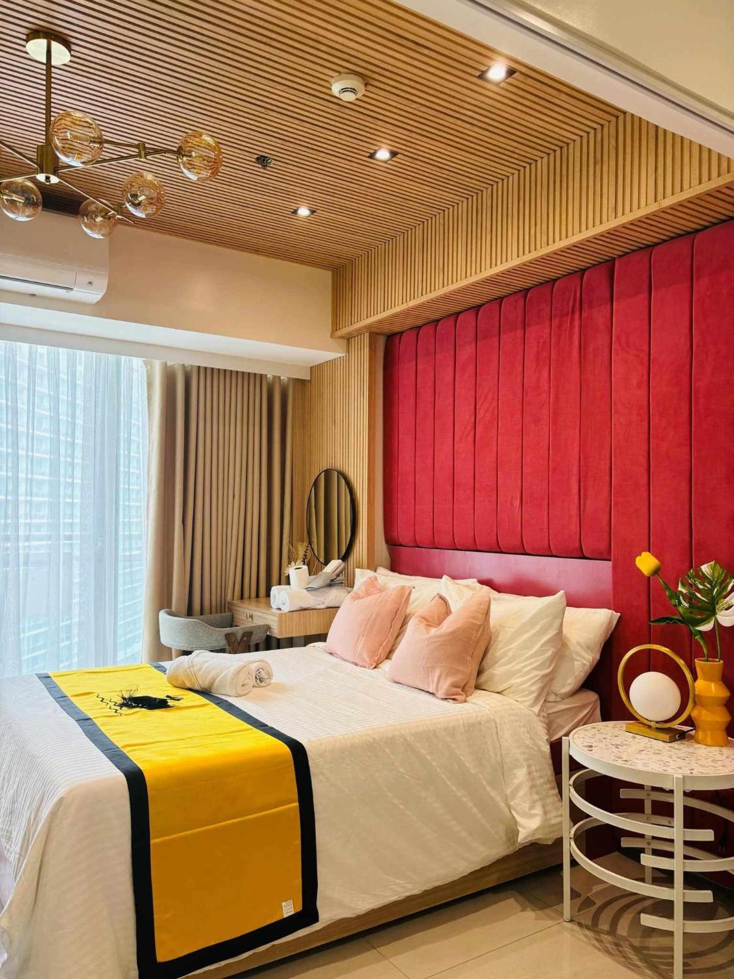Manila Urban Resort At Azure Екстер'єр фото